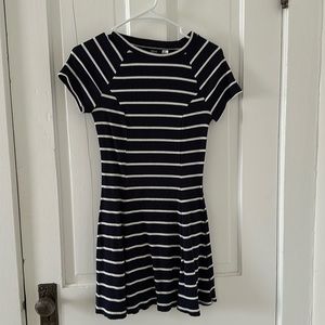 Flattering navy striped Tshirt dress